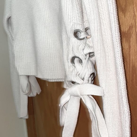 🍂Forever 21 Cropped Sweater🍂 - Picture 2 of 3